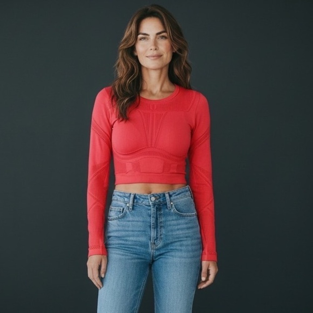 Fabletics Red Seamless LS Perforated Crop Top Activewear Womens M Sporty Yoga
